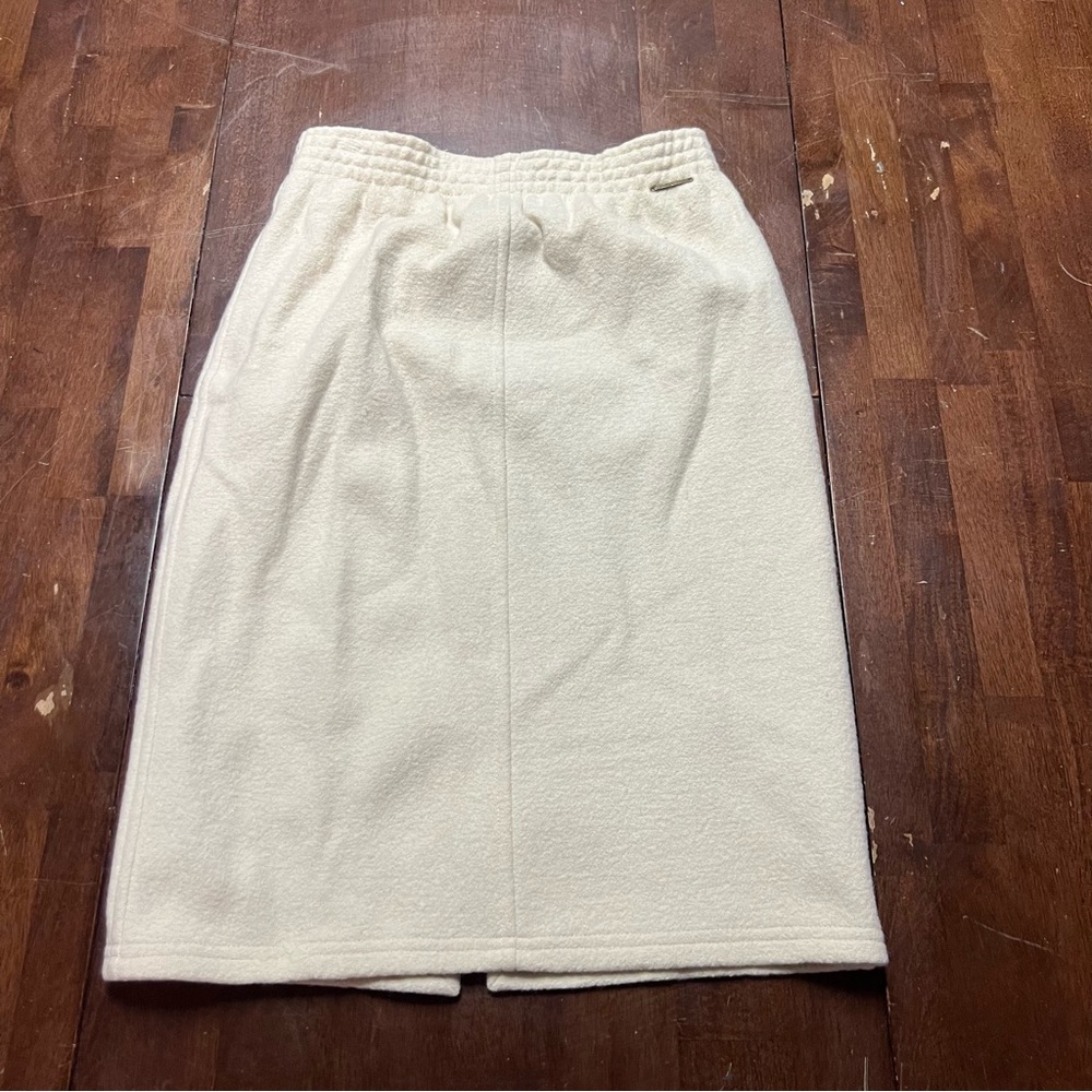 Elegant Cream Pencil Skirt